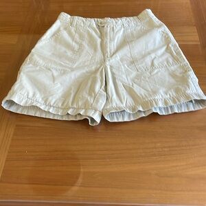 Cotton beige shorts